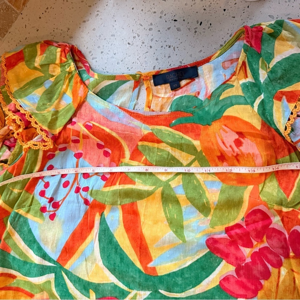 Rachel Roy xs Colorful Floral Top flutter sleeves - Picture 5 of 5